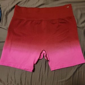 SEAMLESS HIGH WAIST TEXTURED RIB BIKE SHORT